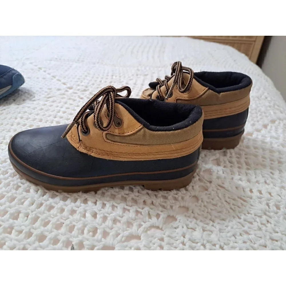 Vintage Bass Women's Size 6M Low Thermolite ONTARIO Duck Boots Navy Blue/Tan